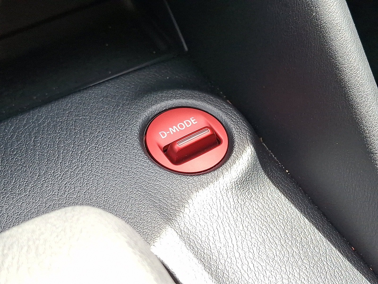 Certified 2024 Nissan Z NISMO w/ Floor Mat Package RWD image 15