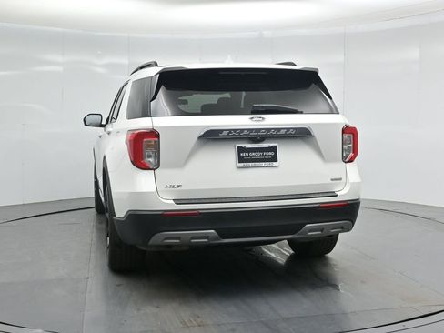 Certified 2020 Ford Explorer XLT w/ Equipment Group 202A image 29