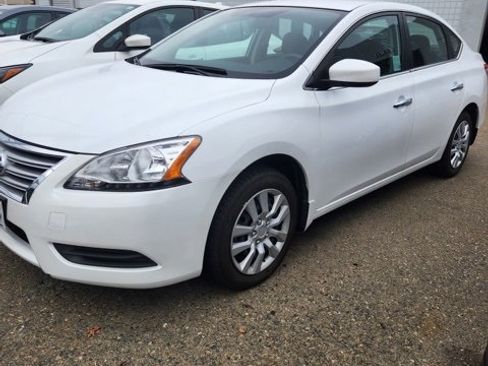 Used 2014 Nissan Sentra S image 2