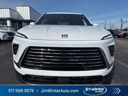 Used 2025 Buick Enclave Preferred image 5