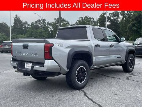 Used 2024 Toyota Tacoma TRD Off-Road AWD/4WD image 5