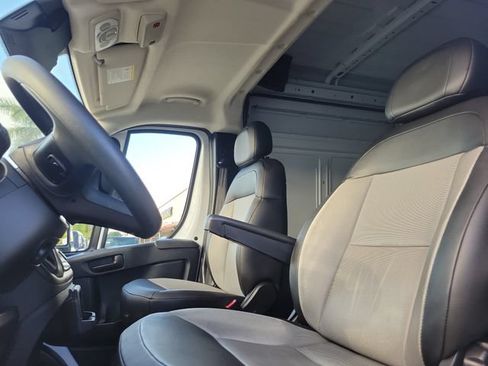 Used 2025 RAM ProMaster 2500 w/ Convenience Group FWD image 12