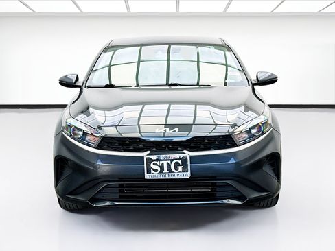 Used 2023 Kia Forte LXS w/ LXS Technology Package FWD image 2