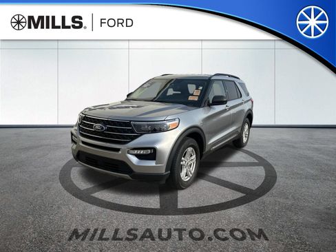 Used 2024 Ford Explorer XLT w/ Equipment Group 202A AWD/4WD image 1