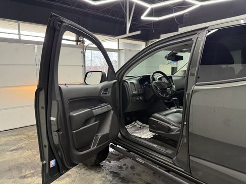 Used 2017 Chevrolet Colorado ZR2 image 9