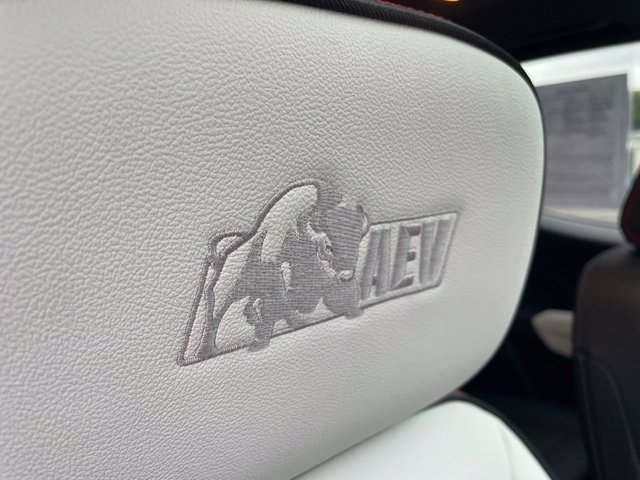 Used 2025 GMC Canyon AT4 w/ AT4X AEV Edition AWD/4WD image 34