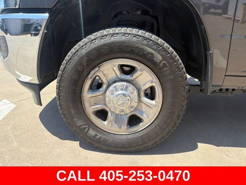 Used 2024 RAM 2500 Tradesman w/ Chrome Appearance Group AWD/4WD image 9