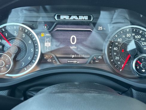 New 2026 RAM 1500 Express AWD/4WD image 22