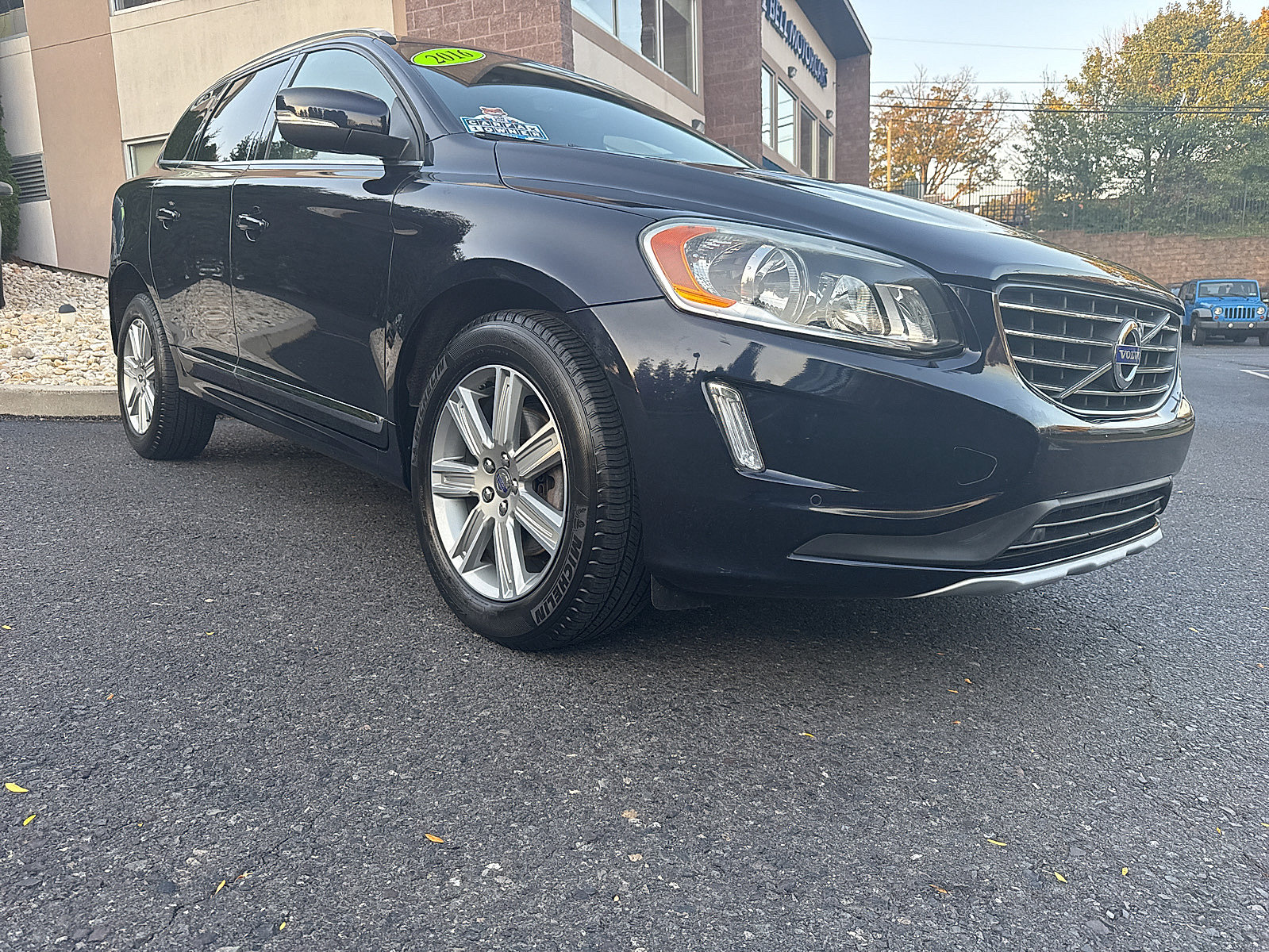 Used 2016 Volvo XC60 T6 w/ Proximity Package AWD/4WD image 15
