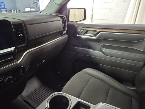 Used 2024 Chevrolet Silverado 1500 LT AWD/4WD image 26