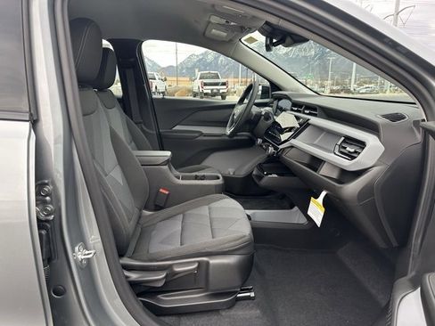 New 2027 Chevrolet Bolt LT w/ Comfort Package image 18