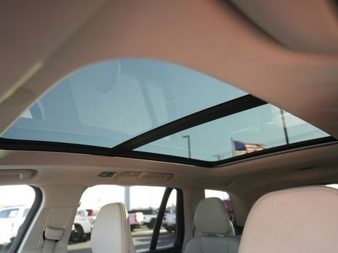 Used 2019 Volvo XC90 T6 Momentum w/ Advanced Package image 11