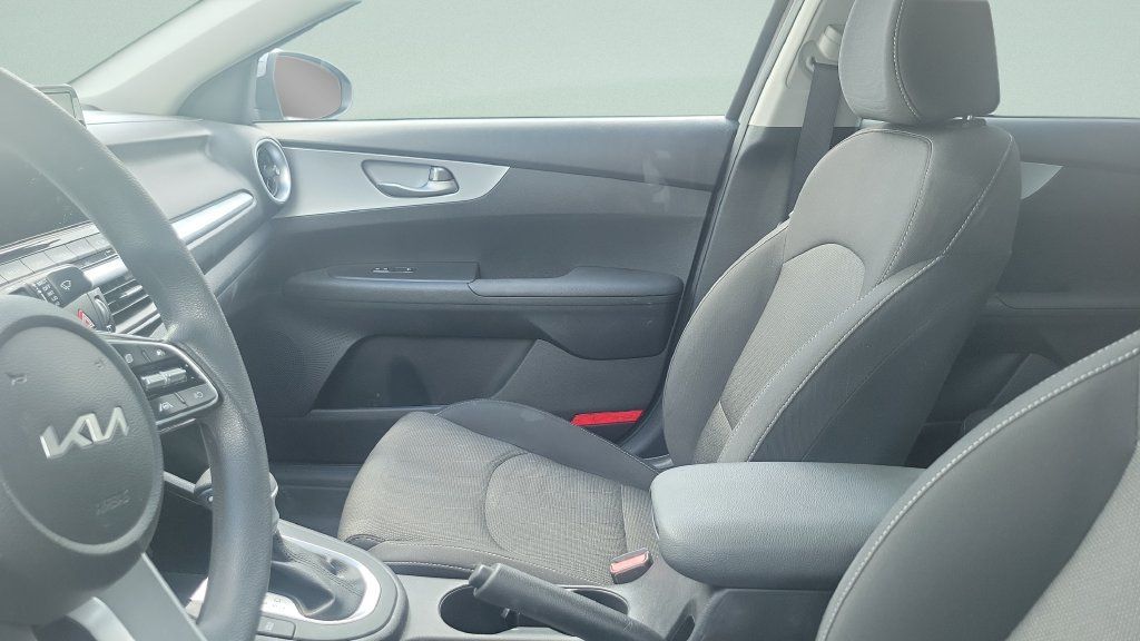 Used 2024 Kia Forte LXS FWD image 5