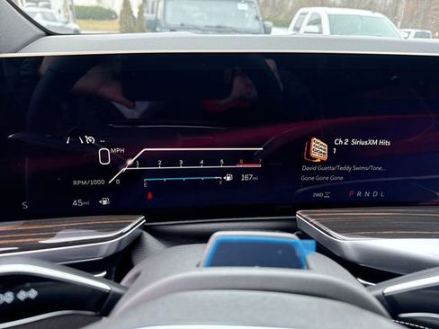 Used 2025 Cadillac Escalade Premium Luxury image 19