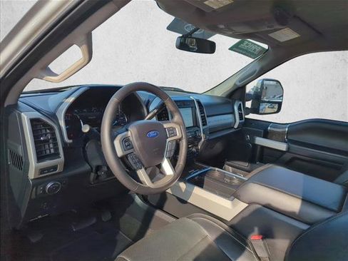 Used 2018 Ford F250 Lariat w/ Chrome Package image 11