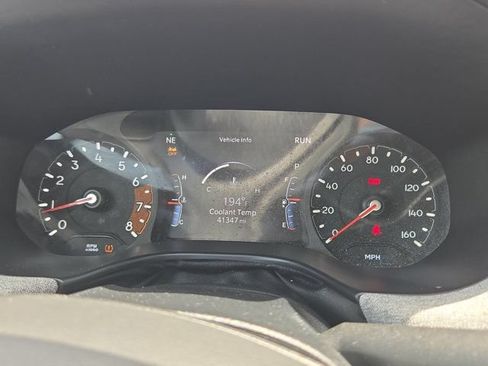 Used 2025 Jeep Compass Latitude w/ Sun & Sound Group AWD/4WD image 16