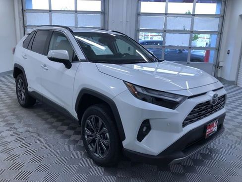 Used 2025 Toyota RAV4 Limited w/ Advanced Technology Package AWD/4WD image 18