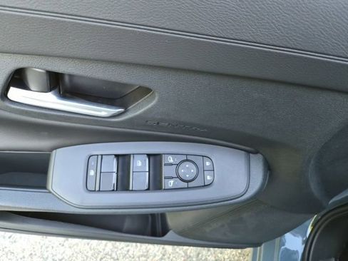 New 2026 Nissan Sentra SV FWD image 17