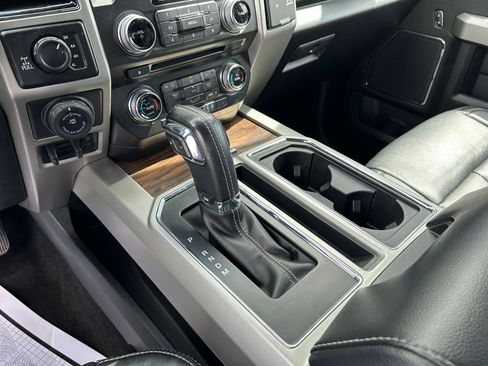 Used 2018 Ford F150 Lariat w/ Equipment Group 502A Luxury AWD/4WD image 19
