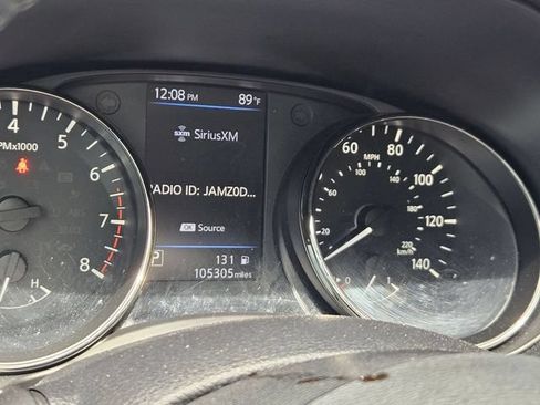 Used 2018 Nissan Rogue SV FWD image 8