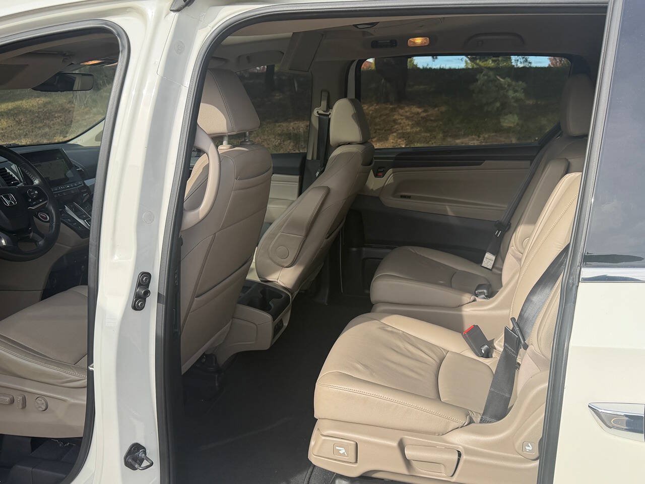 Used 2018 Honda Odyssey Elite image 16