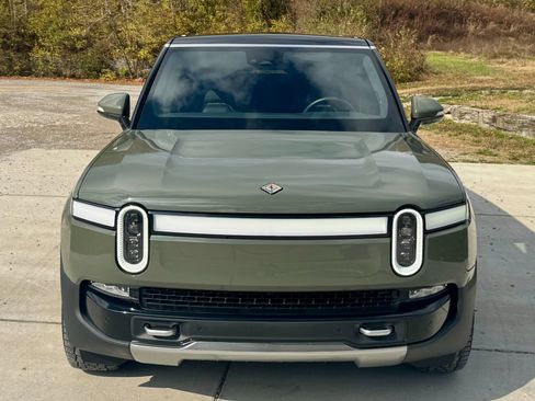 Used 2024 Rivian R1S Launch Edition image 5