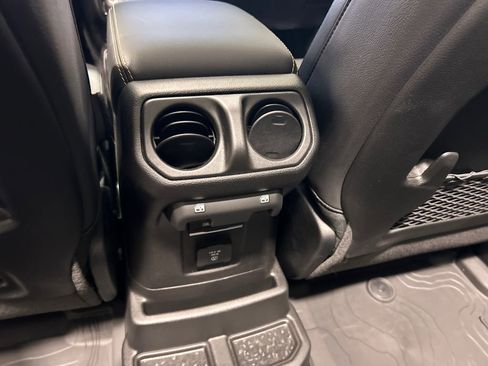Used 2026 Jeep Wrangler Sahara image 31