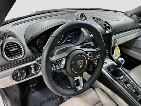 Certified 2025 Porsche 718 Boxster GTS RWD image 4