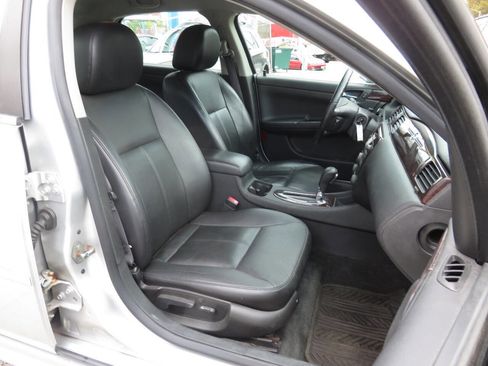 Used 2013 Chevrolet Impala LTZ image 10