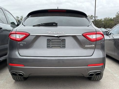 Used 2019 Maserati Levante image 6