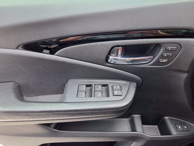 Used 2017 Honda Pilot Touring image 25