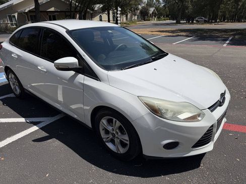 Used 2014 Ford Focus SE FWD image 7