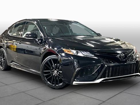 Used 2024 Toyota Camry XSE FWD image 3