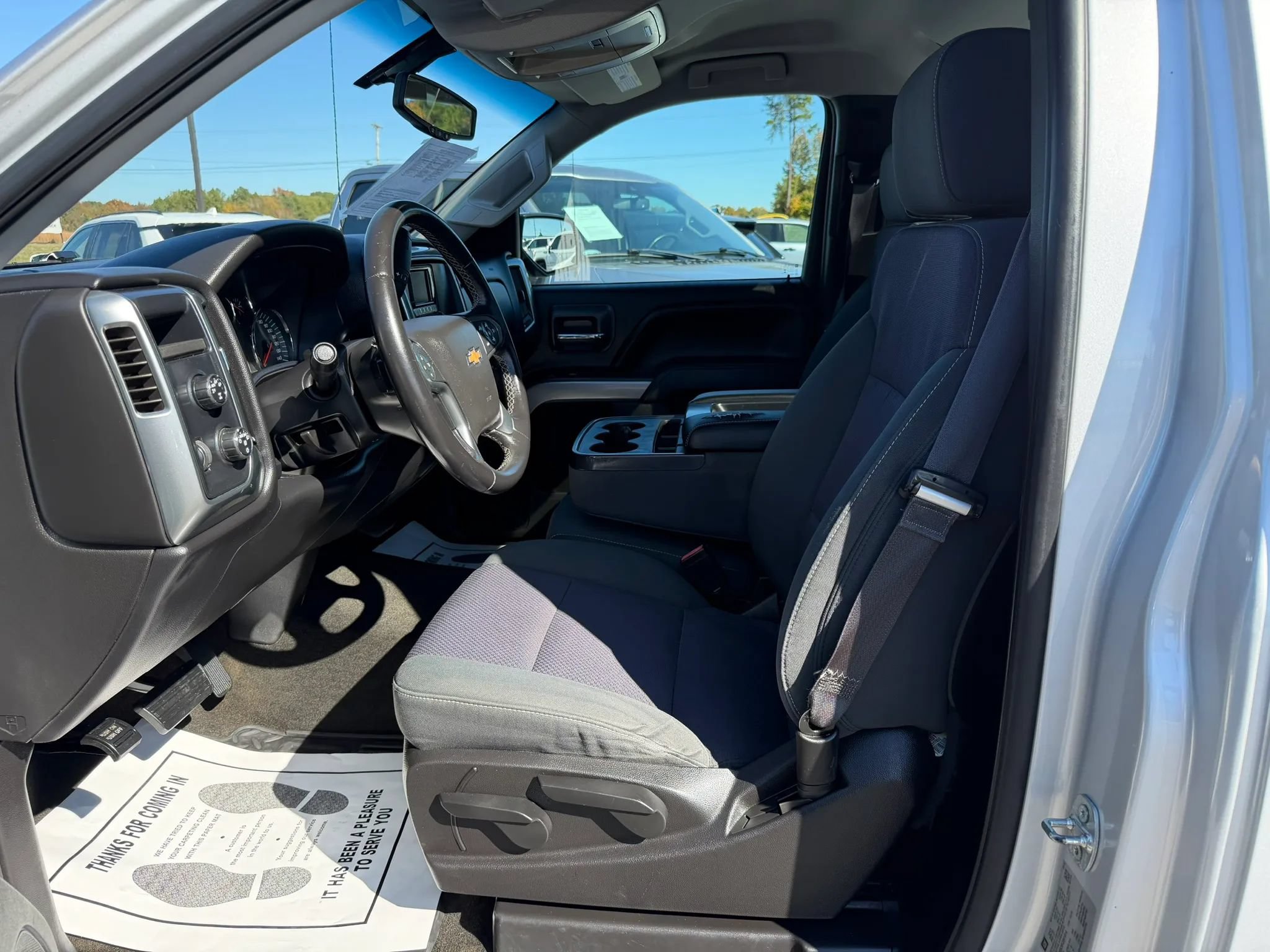 Used 2015 Chevrolet Silverado 1500 LT AWD/4WD image 5