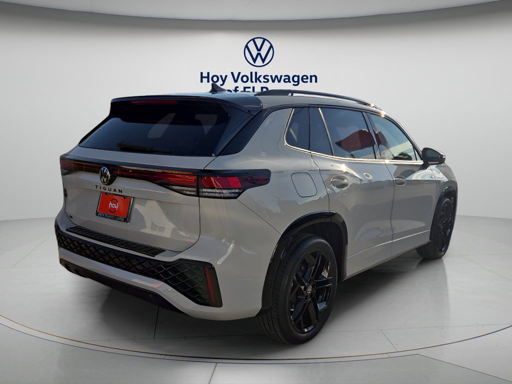 New 2026 Volkswagen Tiguan SE R-Line FWD image 3