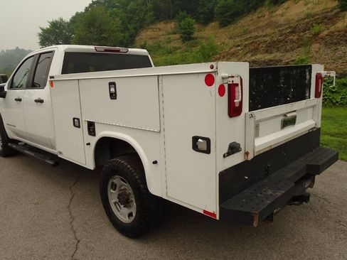 Used 2022 GMC Sierra 2500 Pro w/ Convenience Package AWD/4WD image 8