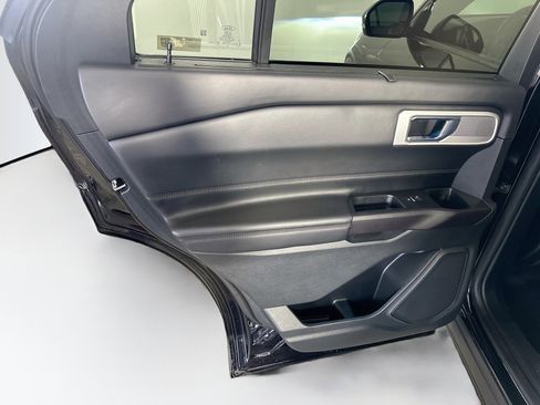 Used 2020 Ford Explorer Platinum AWD/4WD image 28