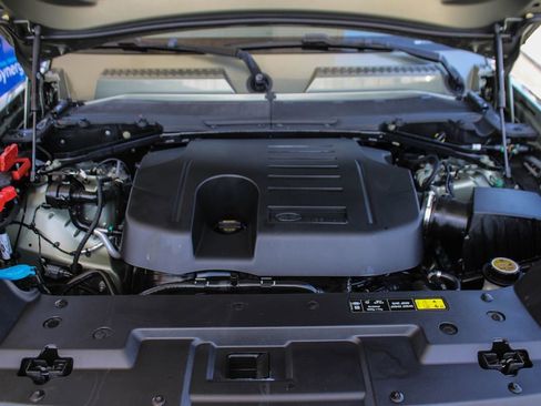 Used 2021 Land Rover Defender 110 SE image 11