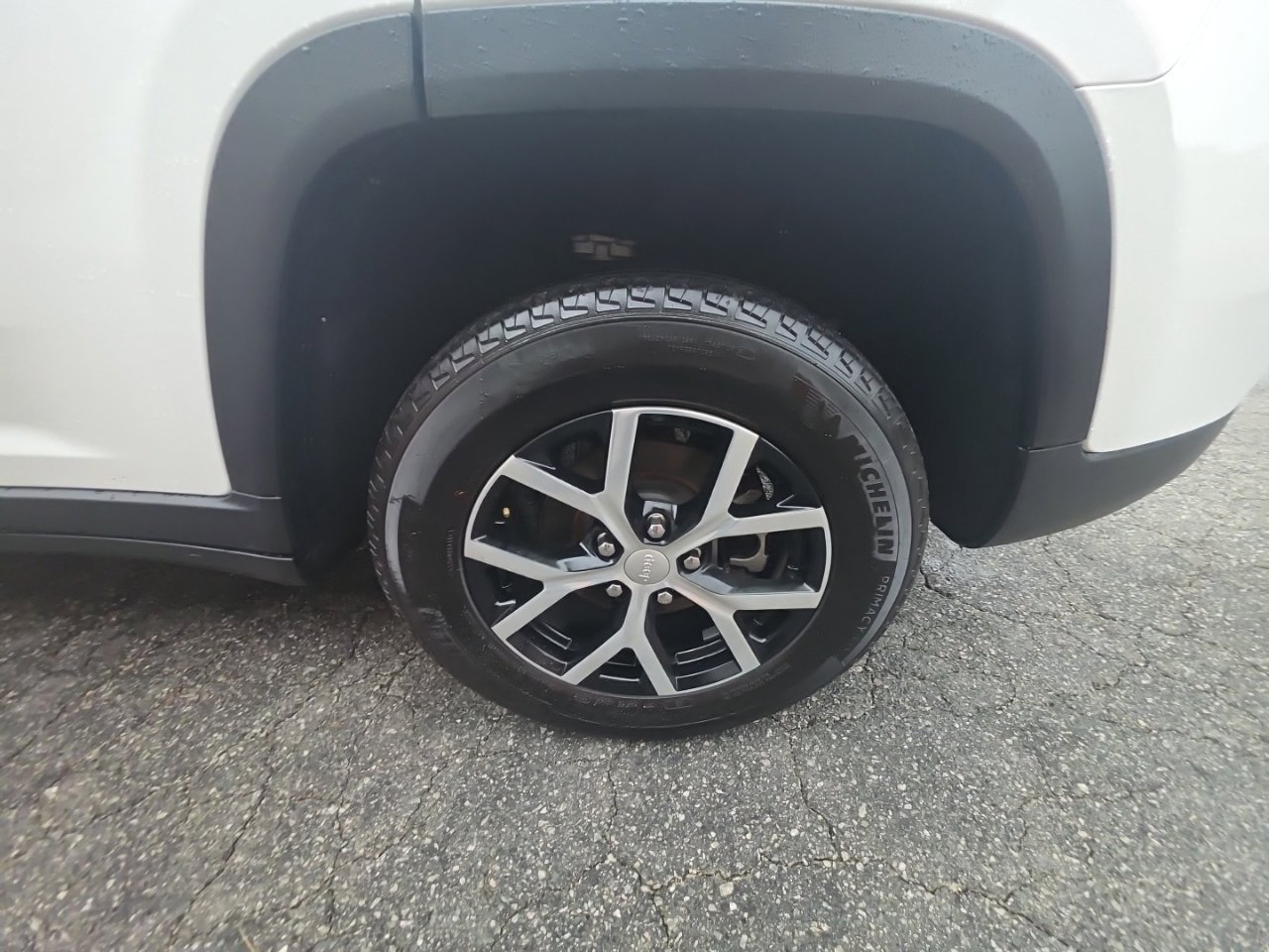 Used 2023 Jeep Grand Cherokee Limited RWD image 13