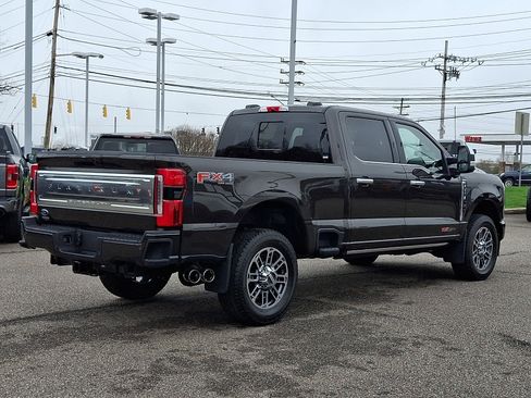 Certified 2025 Ford F350 Platinum w/ Platinum Plus Package AWD/4WD image 11