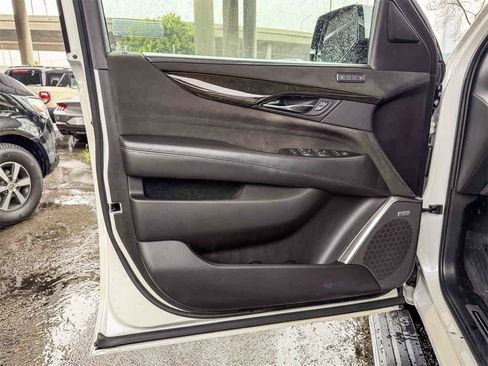 Used 2020 Cadillac Escalade ESV Platinum image 22