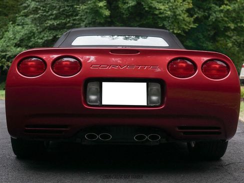 Used 2004 Chevrolet Corvette Convertible w/ Preferred Equipment Group RWD image 20