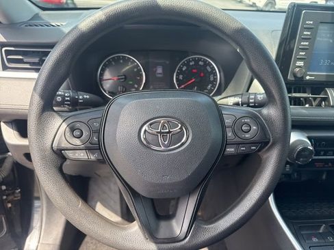 Used 2021 Toyota RAV4 XLE AWD/4WD image 15