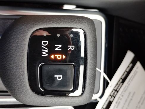 New 2026 Nissan Pathfinder SV w/ SV Premium Package FWD image 23