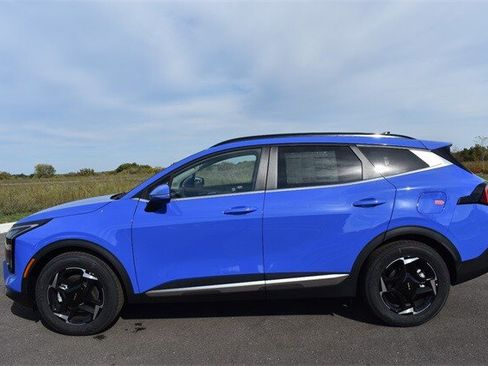 New 2026 Kia Sportage EX w/ EX Panorama Roof Package image 6