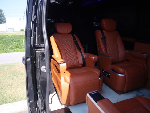 Used 2021 Mercedes-Benz Sprinter 2500 image 3