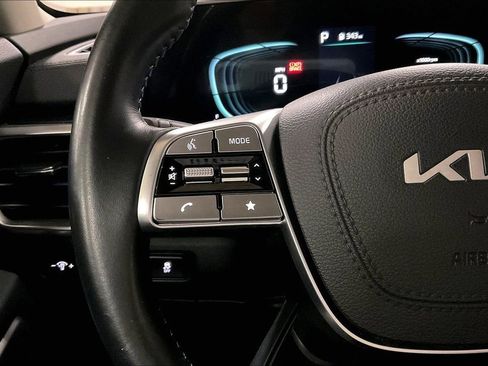 Used 2025 Kia Telluride S image 17