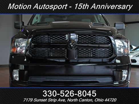 Used 2019 RAM 1500 Express w/ Wheel & Sound Group AWD/4WD image 3