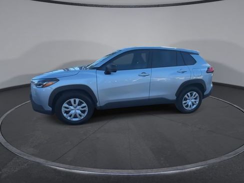 Used 2025 Toyota Corolla Cross L image 8