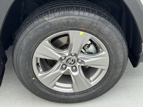 New 2025 Toyota RAV4 XLE image 15